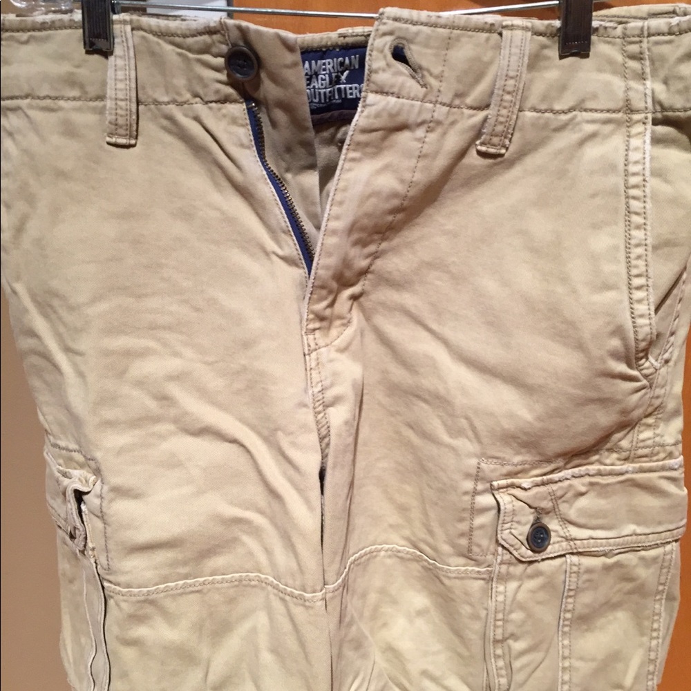 American Eagle - Size 30 - Men’s cargo shorts.